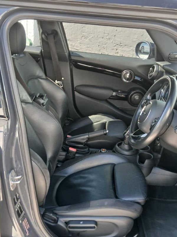 2021-MINI-Hatch-Cooper-S-5-dr-Auto image:6