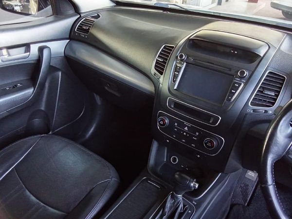 2014-Kia-Sorento-22-AWD-Auto-7-seat image:11