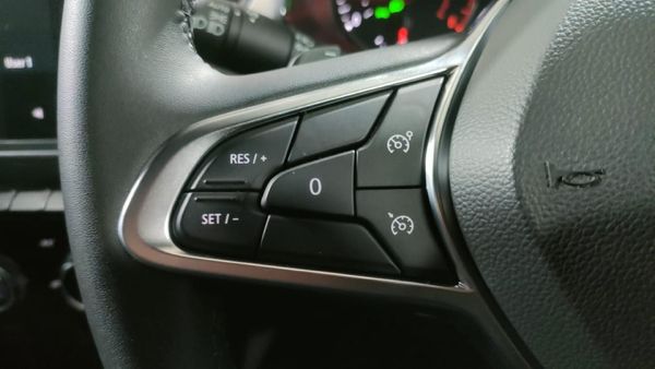 2025-Renault-Captur-13T-EDC image:18