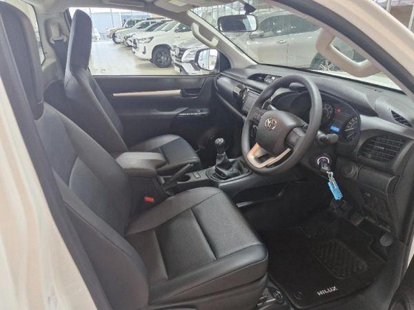 2025-Toyota-Hilux-24-GD-6-Raised-Body-SR-Single-Cab image:6