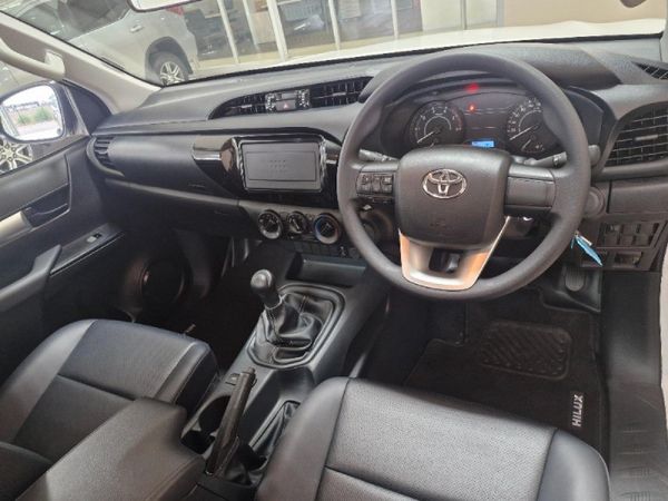 2025-Toyota-Hilux-24-GD-6-Raised-Body-SR-Single-Cab image:7