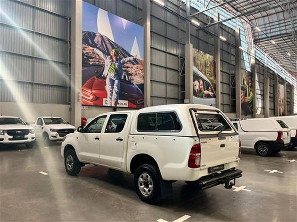 2013-Toyota-Hilux-25-D-4D-SRX-4x4-Double-Cab image:4