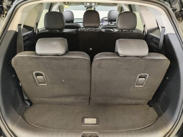 2025-Mahindra-XUV-700-20-AX7-Black-Edition-7-Seat-Auto image:14