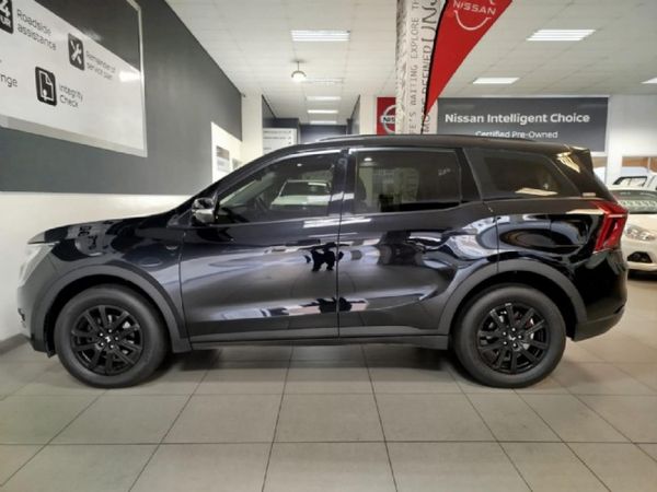 2025-Mahindra-XUV-700-20-AX7-Black-Edition-7-Seat-Auto image:6