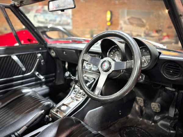 1974-Alfa-Romeo-Spider-2000-Veloce image:11