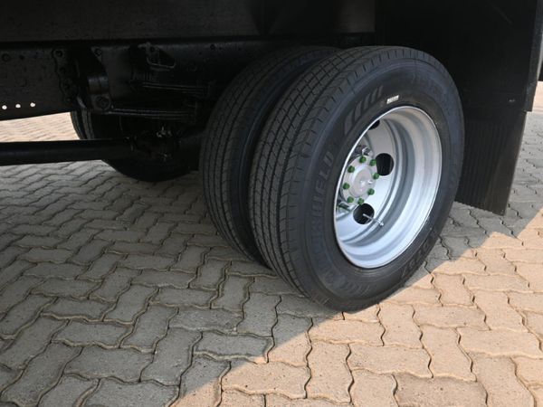 2014-Mitsubishi-Fuso-Canter-FE7-136-FC-CC image:7