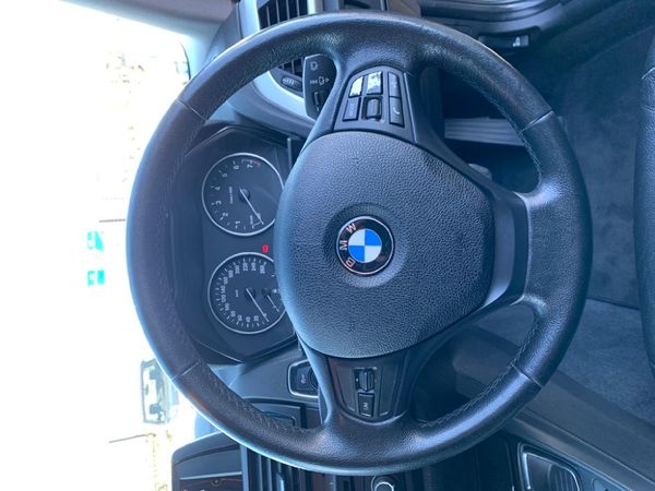 2013-BMW-1-Series-116i-5-dr-Urban image:5