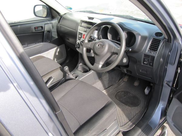 2008-Daihatsu-Terios-4x2 image:7