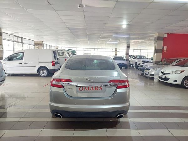 2011-Jaguar-XF-30-V6-Premium-Luxury image:2