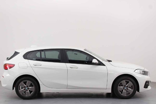 2021-BMW-1-Series-118i image:9