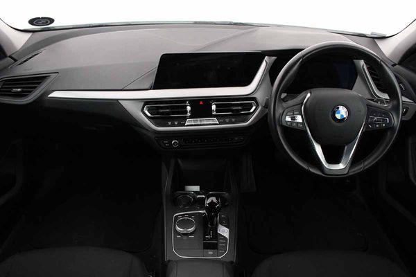 2021-BMW-1-Series-118i image:1