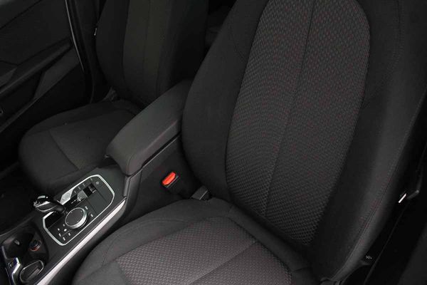 2021-BMW-1-Series-118i image:8