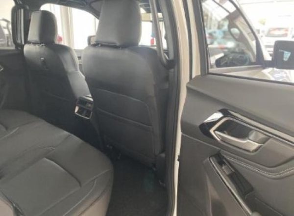 2026-Isuzu-D-Max-30-DDI-V-Cross-HR-Auto-Double-Cab image:9