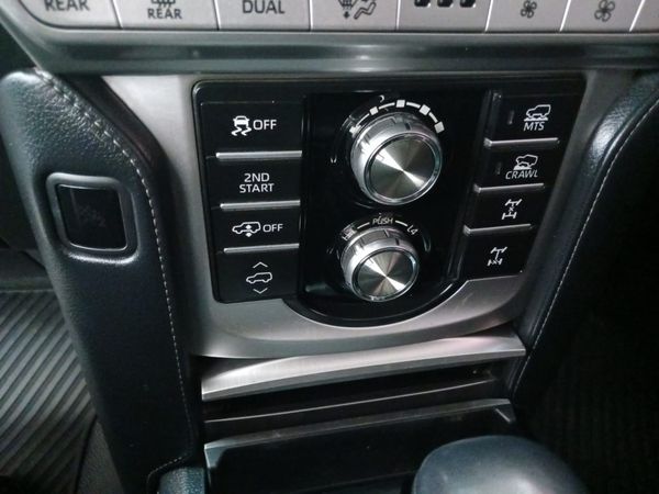 2023-Toyota-Land-Cruiser-Prado-28-GD-VX-L-Auto image:15