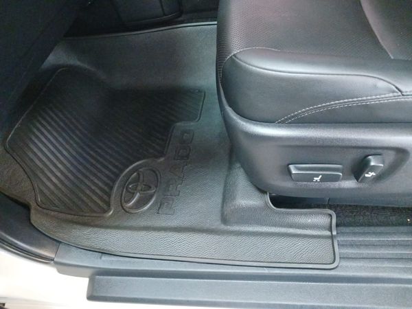2023-Toyota-Land-Cruiser-Prado-28-GD-VX-L-Auto image:21