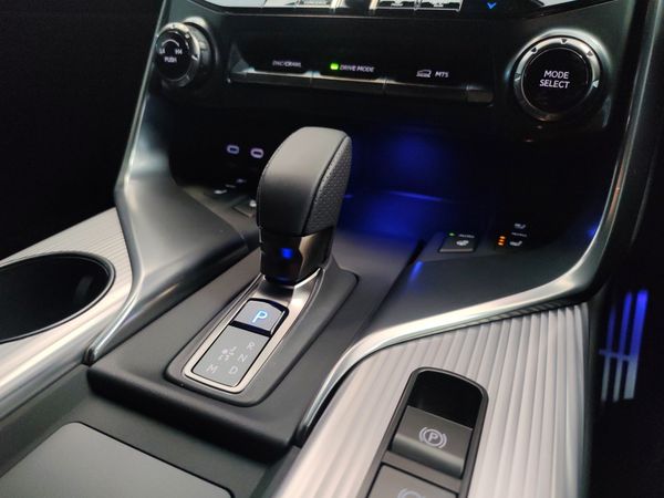 2025-Lexus-LX-Lexus-700H-LX-F-Sport image:12
