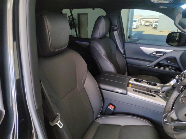 2025-Lexus-LX-Lexus-700H-LX-F-Sport image:17