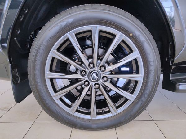 2025-Lexus-LX-Lexus-700H-LX-F-Sport image:21