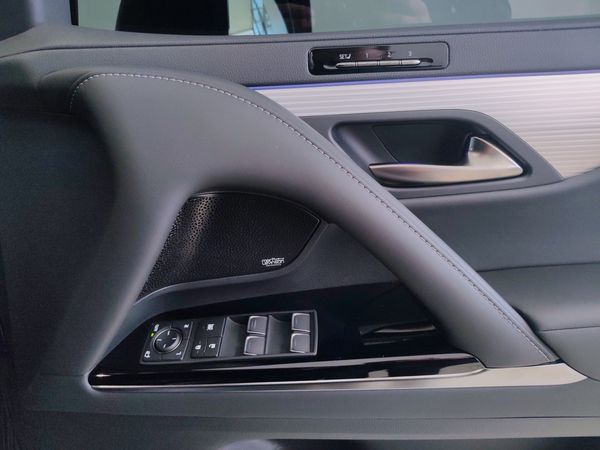 2025-Lexus-LX-Lexus-700H-LX-F-Sport image:26