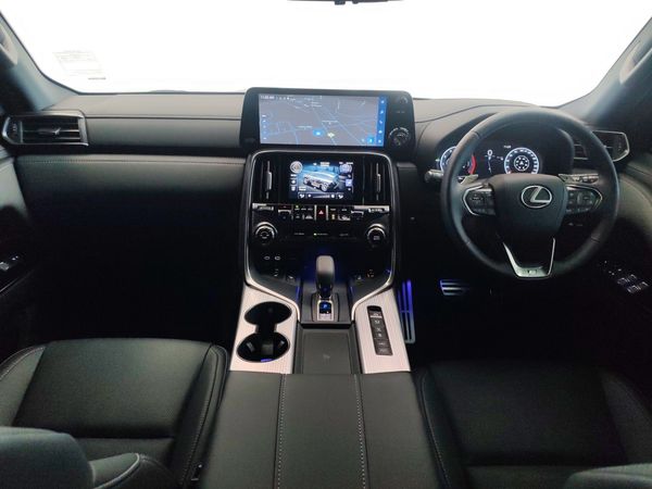 2025-Lexus-LX-Lexus-700H-LX-F-Sport image:5