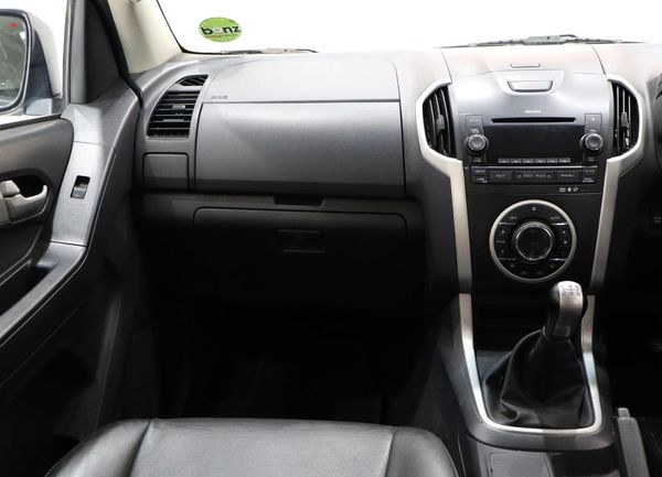 2015-Isuzu-KB-300-D-Teq-LX-Double-Cab image:11