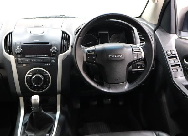 2015-Isuzu-KB-300-D-Teq-LX-Double-Cab image:12