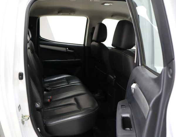 2015-Isuzu-KB-300-D-Teq-LX-Double-Cab image:16