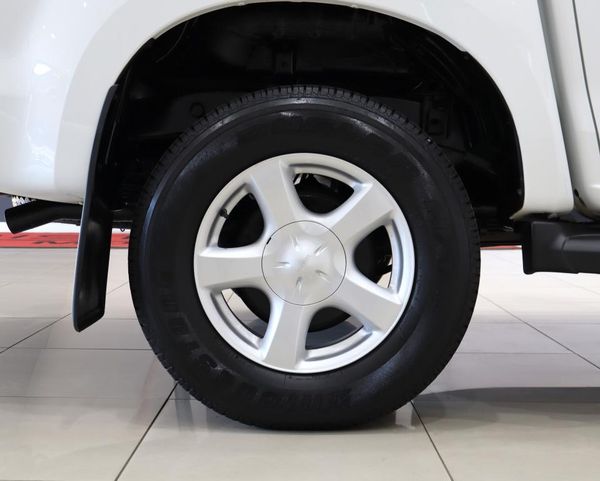2015-Isuzu-KB-300-D-Teq-LX-Double-Cab image:7