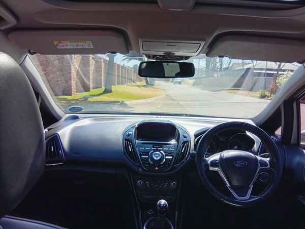 2016-Ford-B-Max-10-EcoBoost-Titanium image:9
