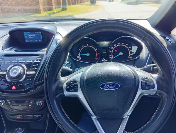 2016-Ford-B-Max-10-EcoBoost-Titanium image:11