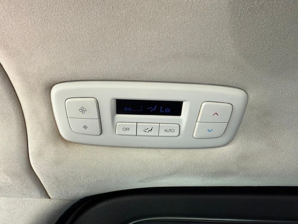 2022-Hyundai-Staria-22d-Luxury-Auto image:9