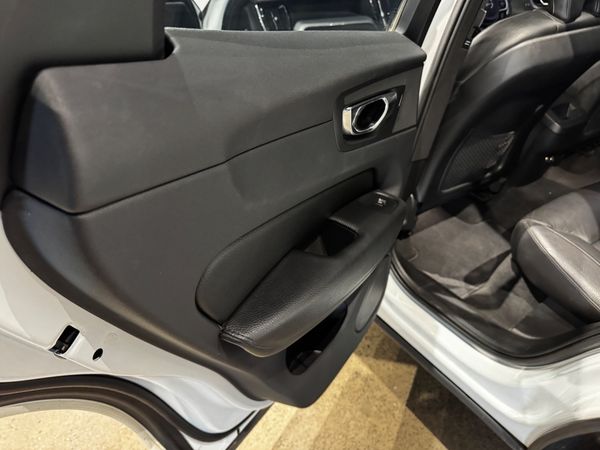 2018-Volvo-XC60-D4-Momentum-Auto-AWD image:18