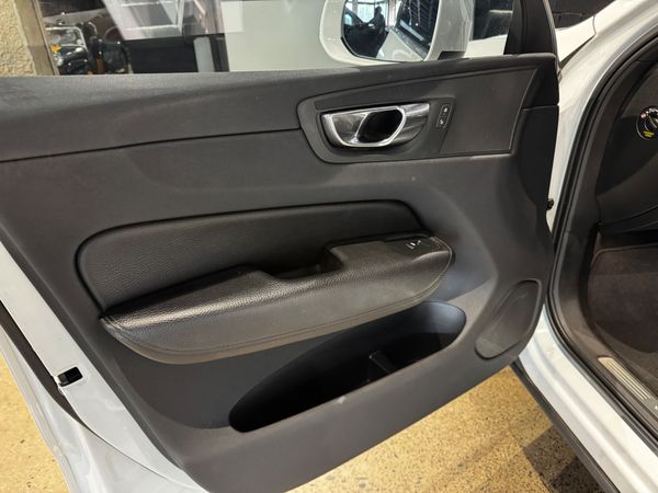 2018-Volvo-XC60-D4-Momentum-Auto-AWD image:21