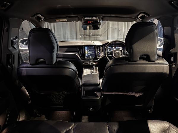 2018-Volvo-XC60-D4-Momentum-Auto-AWD image:4