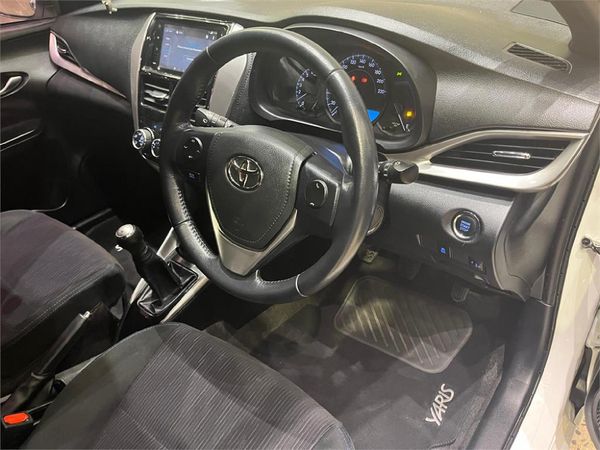 2020-Toyota-Yaris-15-XS-5-dr image:6