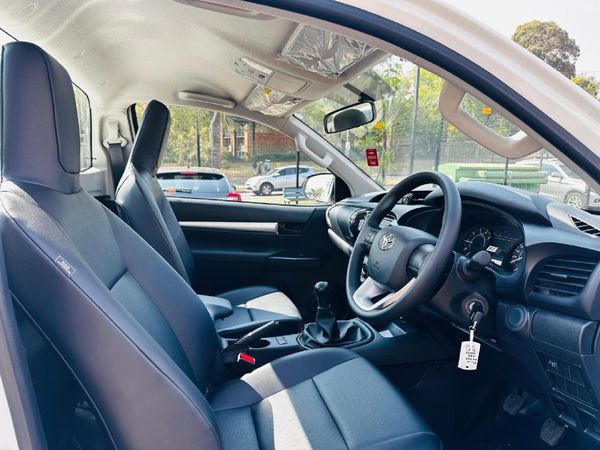 2026-Toyota-Hilux-24-GD-6-SR-4x4-Single-Cab image:6