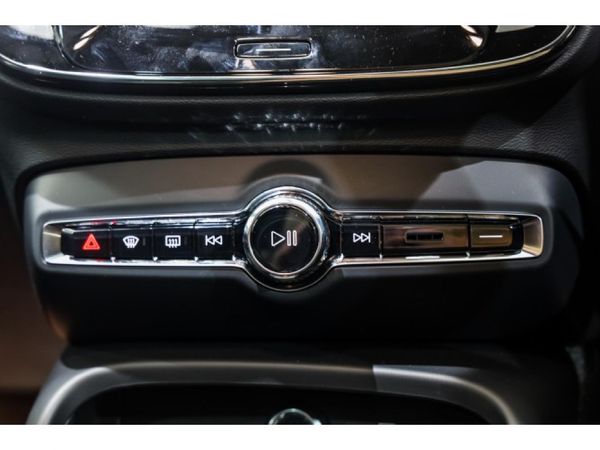 2025-Volvo-C40-Recharge-Twin-Pure-Electric image:15