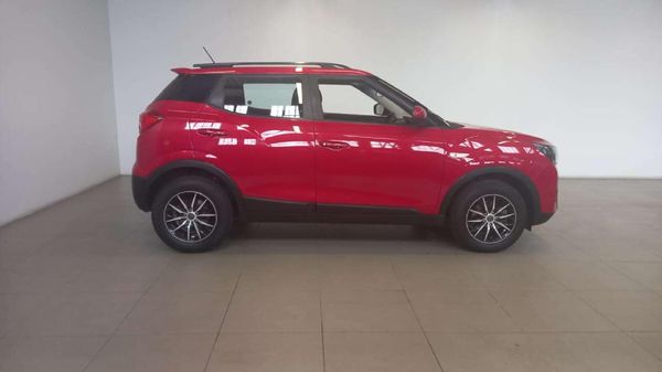 2020-Mahindra-XUV-300-12T-W6 image:2