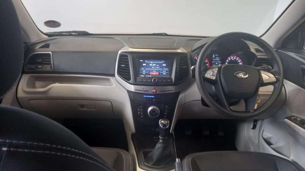 2020-Mahindra-XUV-300-12T-W6 image:6