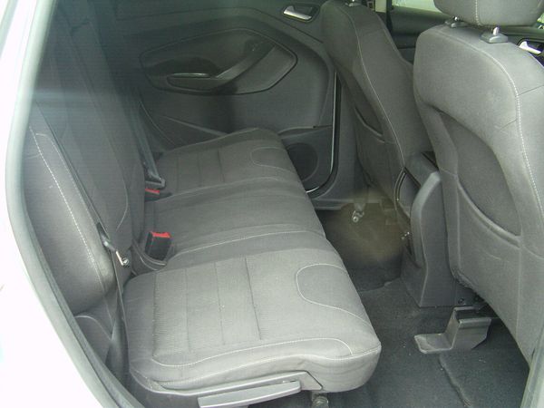 2016-Ford-Kuga-15-EcoBoost-Ambiente-Auto image:10