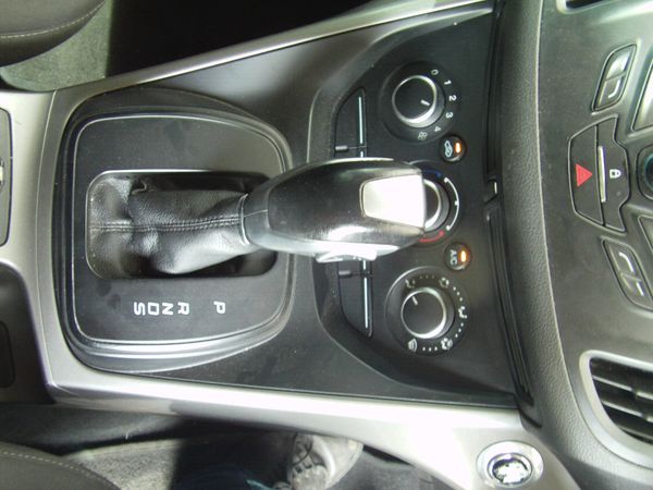 2016-Ford-Kuga-15-EcoBoost-Ambiente-Auto image:21