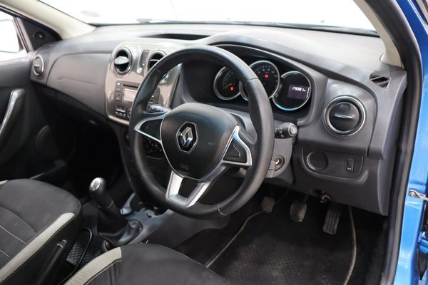 2017-Renault-Sandero-900T-Stepway-Expression image:9