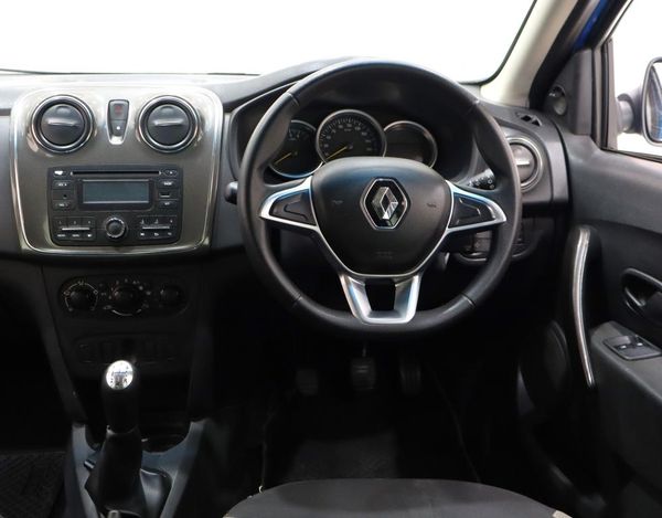 2017-Renault-Sandero-900T-Stepway-Expression image:11