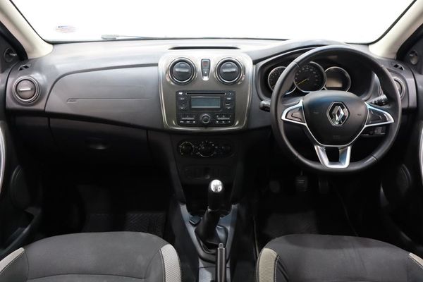 2017-Renault-Sandero-900T-Stepway-Expression image:12