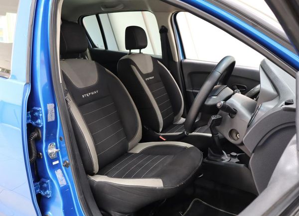 2017-Renault-Sandero-900T-Stepway-Expression image:13