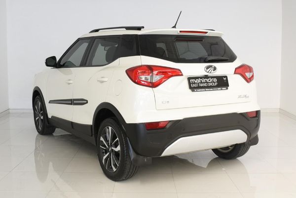 2022-Mahindra-XUV-300-15D-W8 image:1