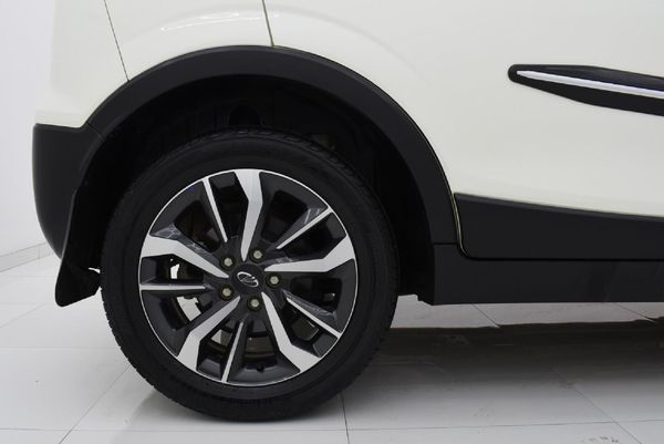 2022-Mahindra-XUV-300-15D-W8 image:4