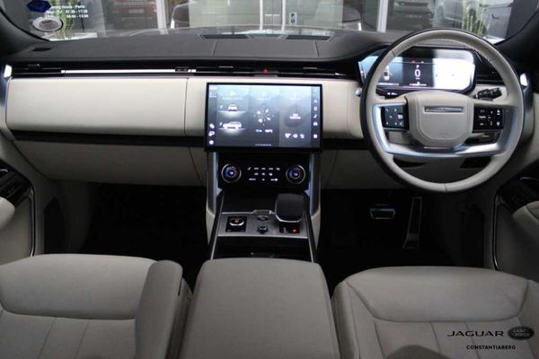 2022-Land-Rover-Range-Rover-44-Autobiography image:12