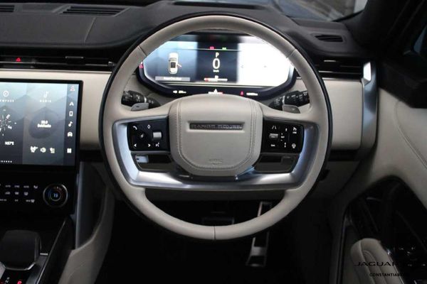 2022-Land-Rover-Range-Rover-44-Autobiography image:13