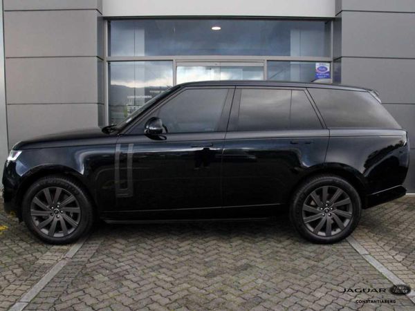 2022-Land-Rover-Range-Rover-44-Autobiography image:2